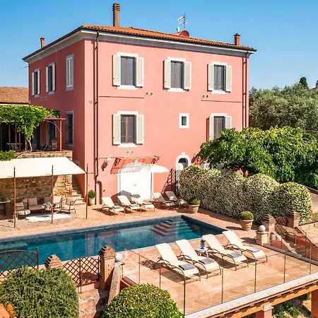 Holiday home Gorgeous In Fabbrica With Jacuzzi